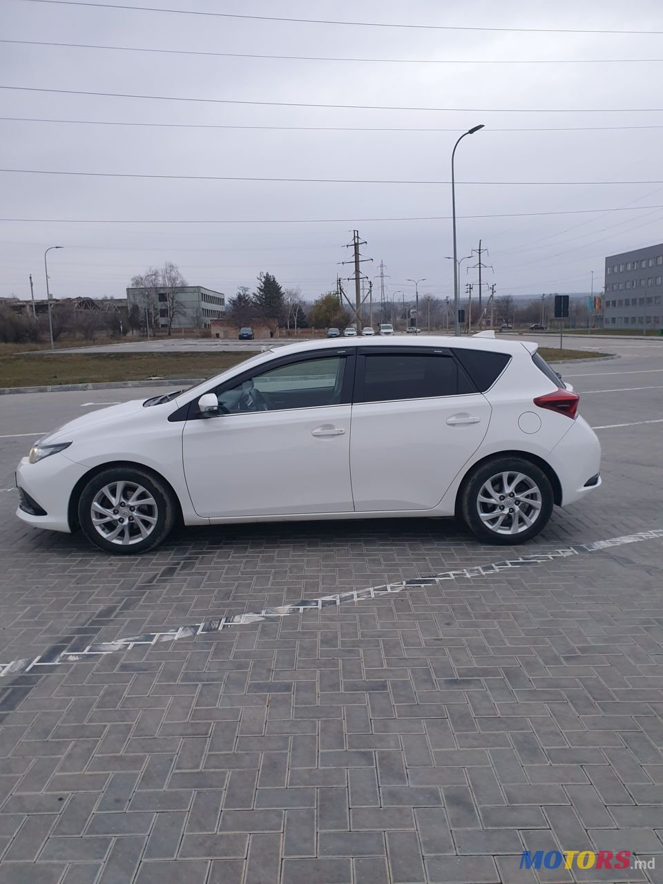 2017' Toyota Auris photo #3