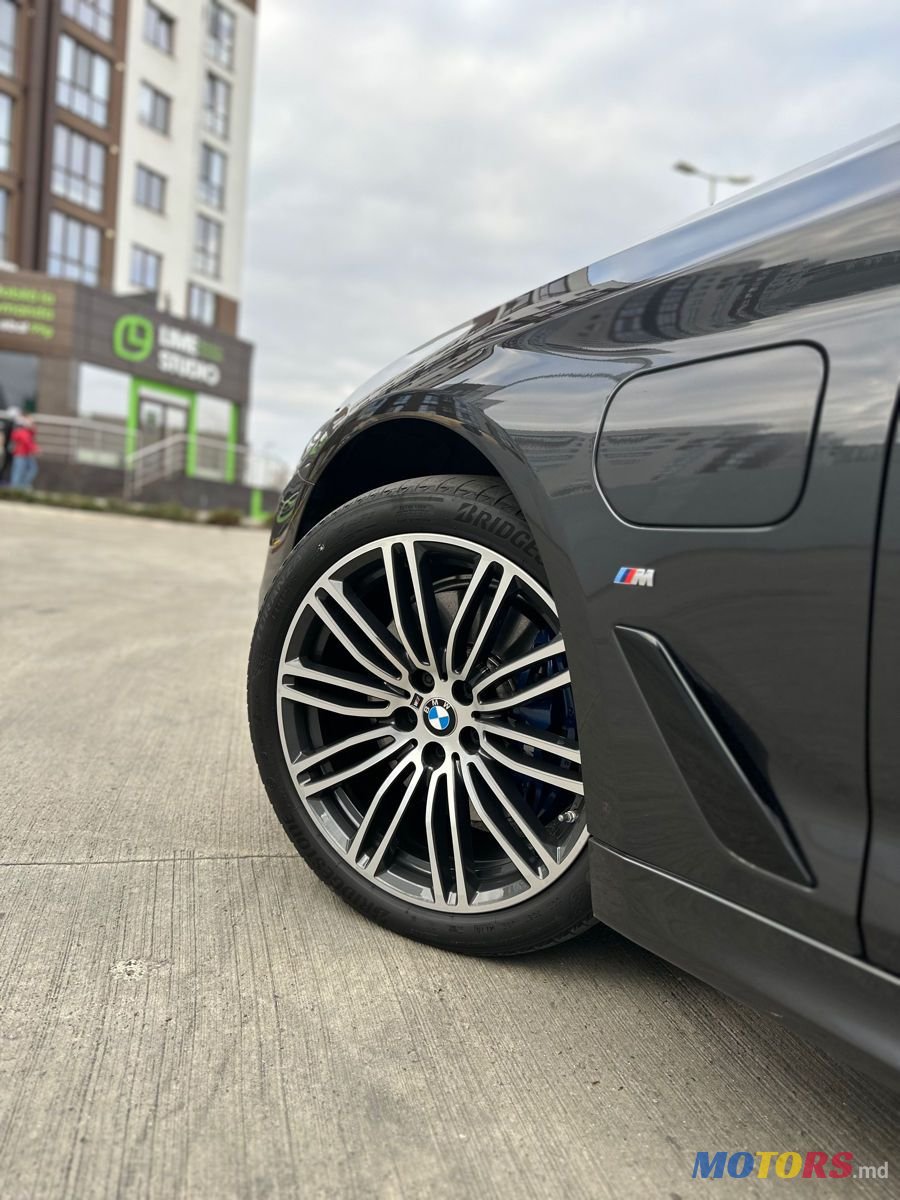 2020' BMW 5 Series photo #3