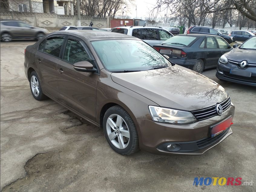 2011' Volkswagen Jetta photo #2