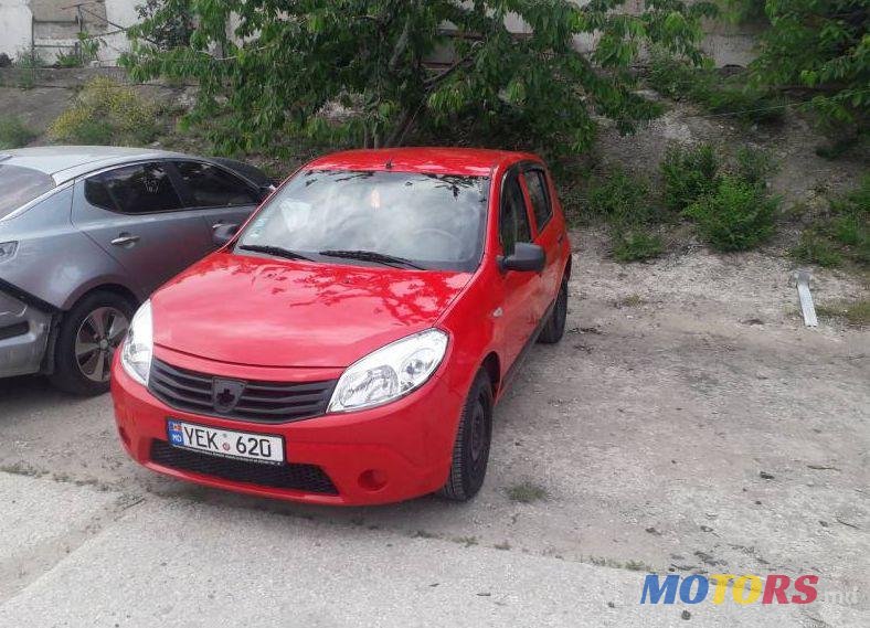 2008' Dacia Sandero photo #2