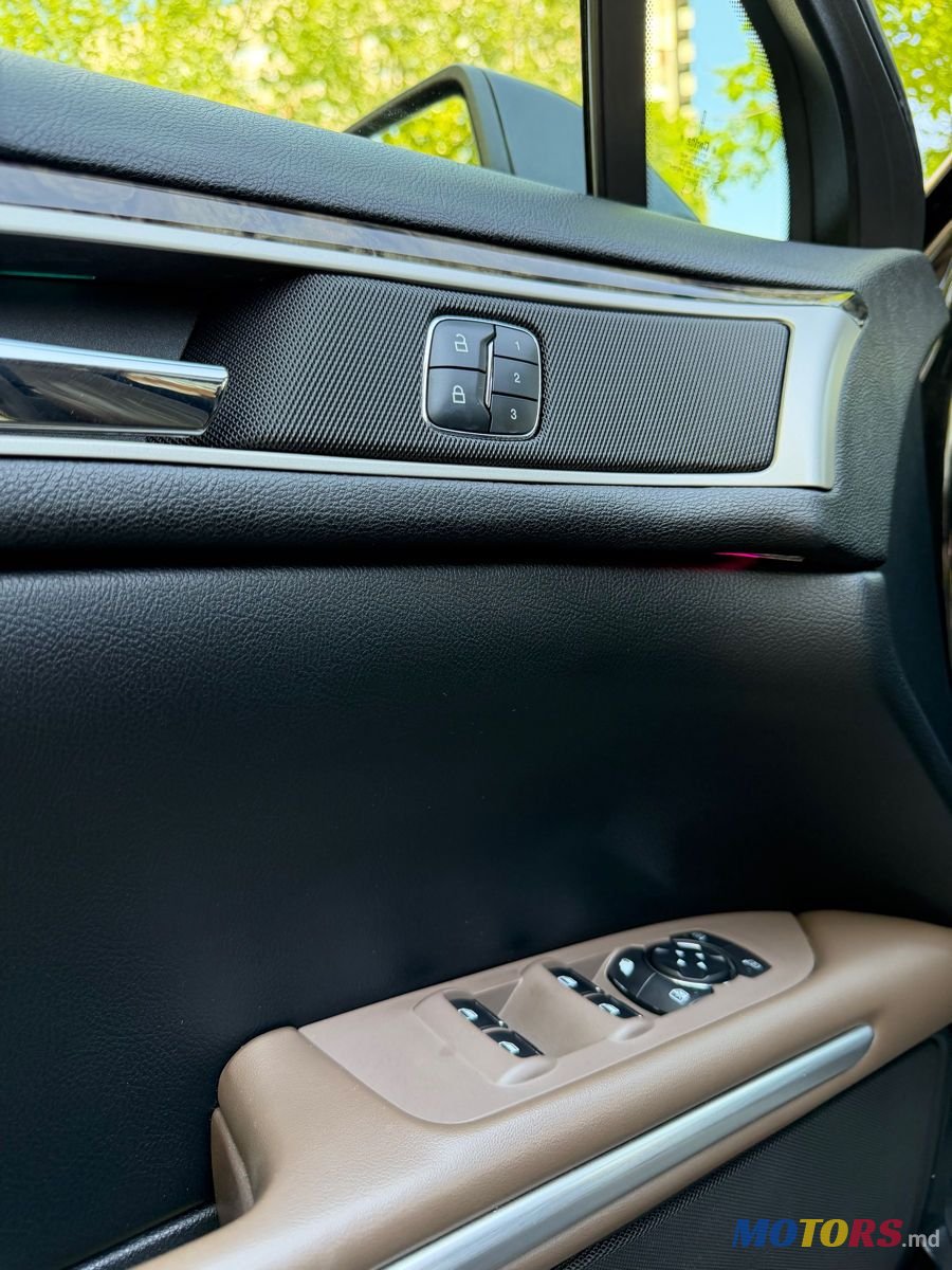 2015' Lincoln MKZ photo #5