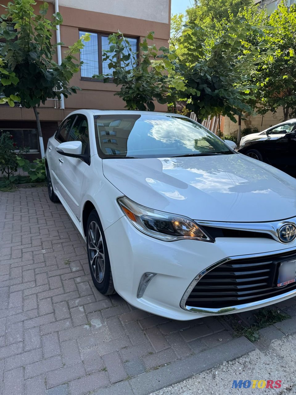 2017' Toyota Avalon photo #2