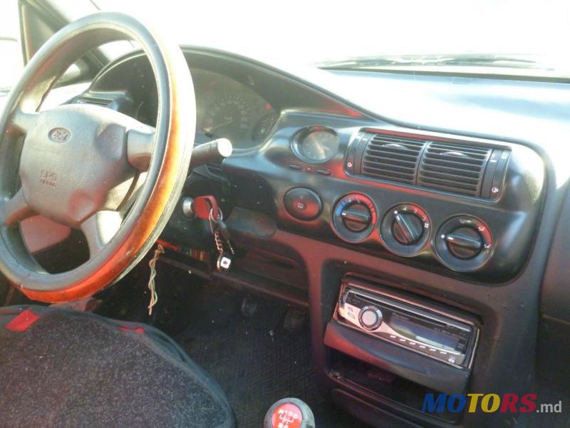 1996' Ford Escort photo #2