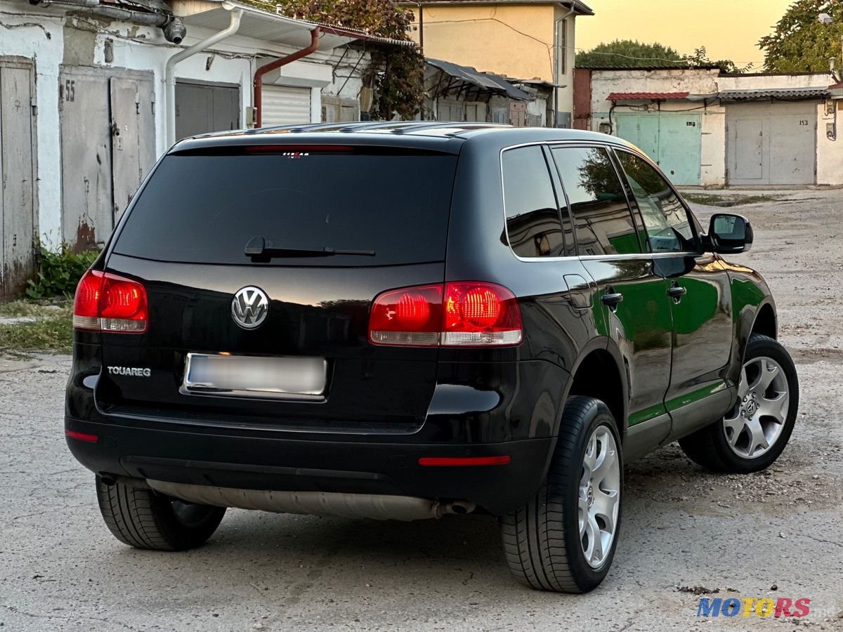 2004' Volkswagen Touareg photo #2
