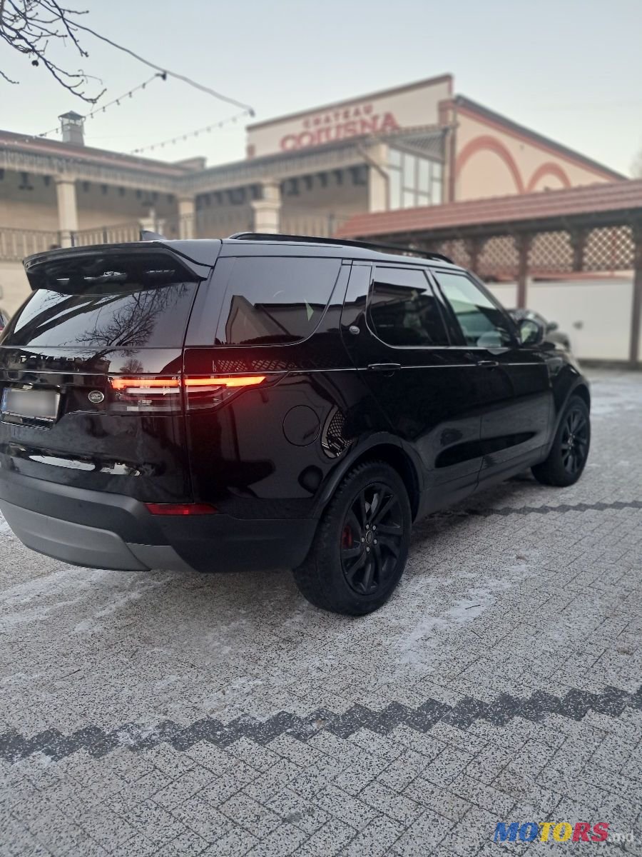 2017' Land Rover Discovery photo #2