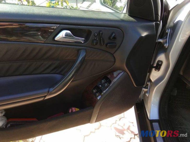 2006' Mercedes-Benz C photo #1