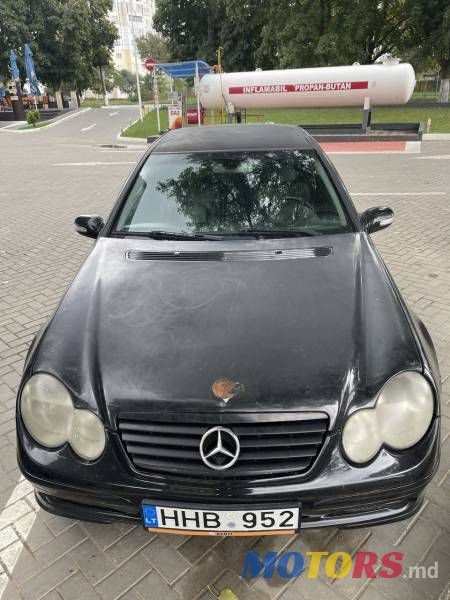 2004' Mercedes-Benz C photo #2