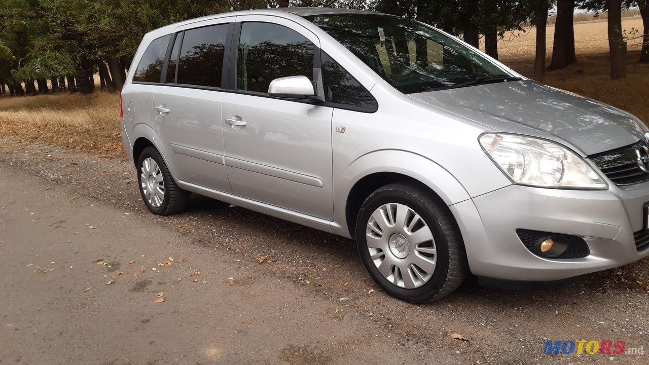2009' Opel Zafira photo #2