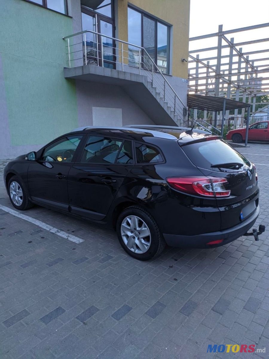 2012' Renault Megane photo #3