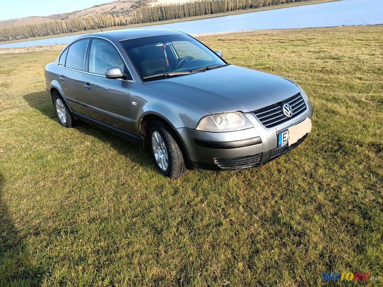 2003' Volkswagen Passat photo #2