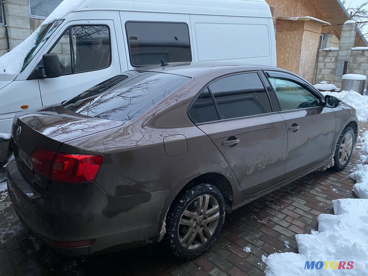 2011' Volkswagen Jetta photo #3