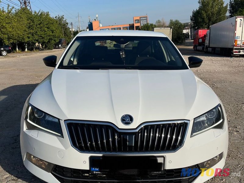 2015' Skoda Superb photo #3