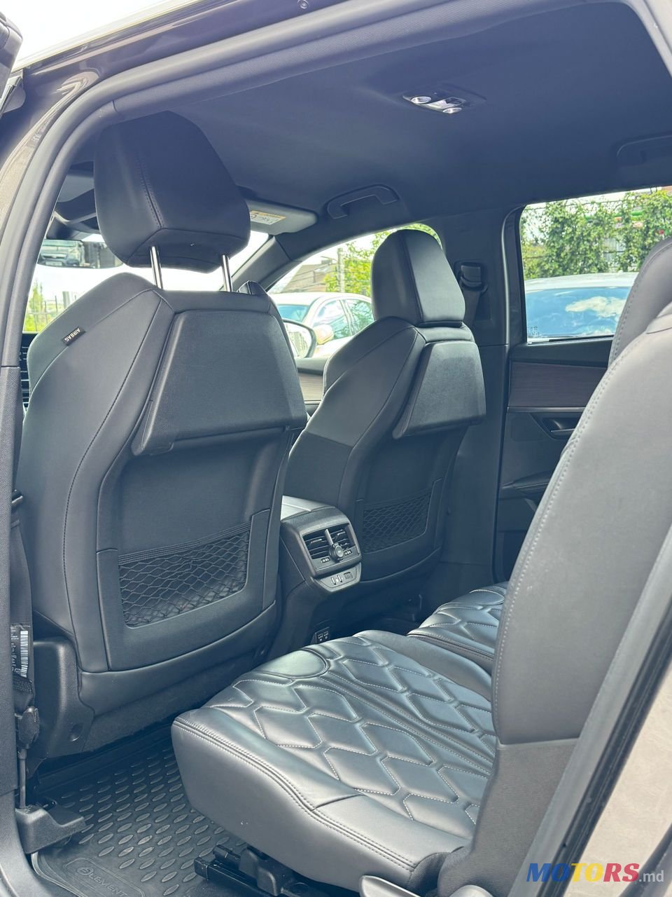 2023' Peugeot 5008 photo #6