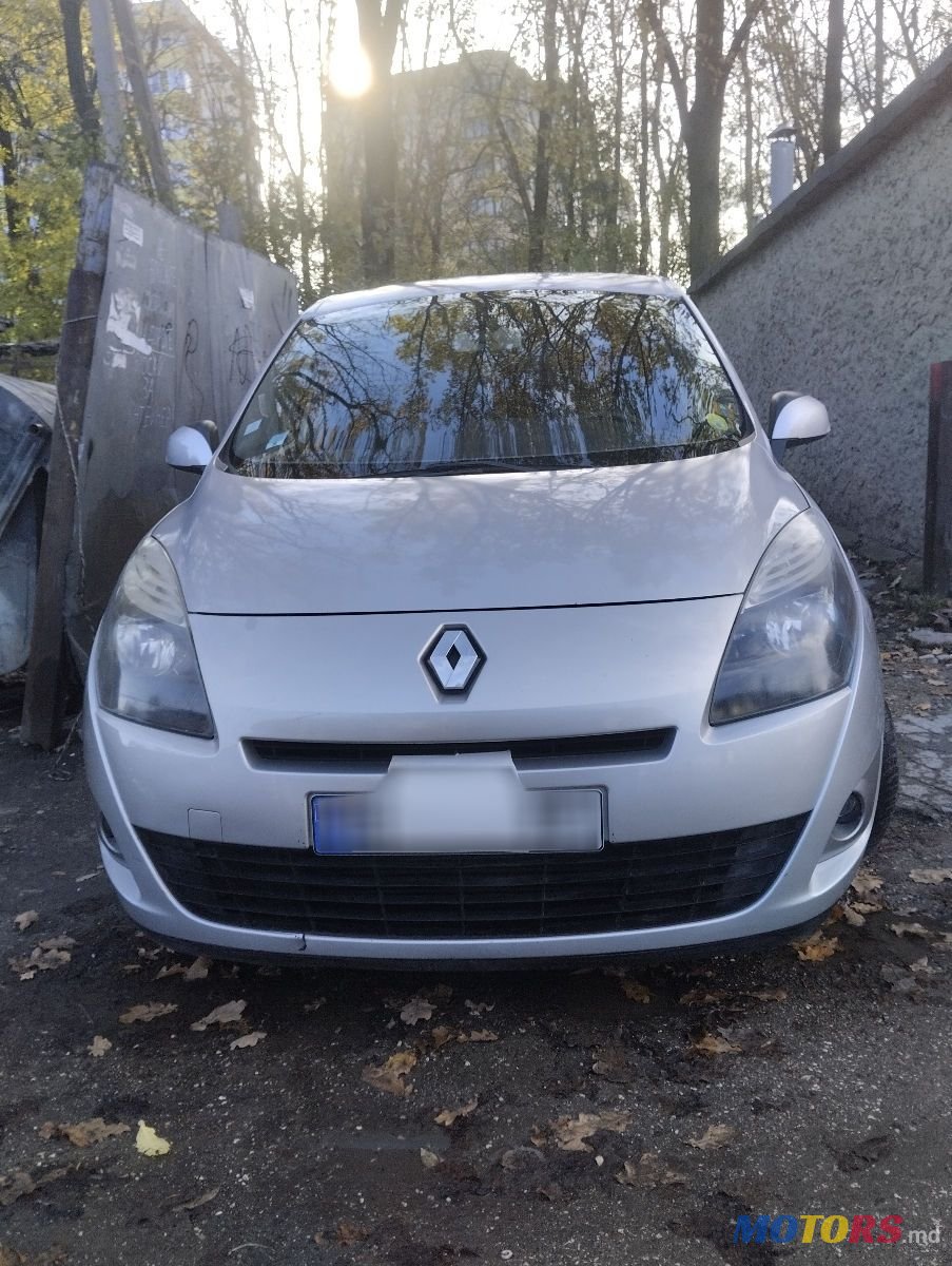 2011' Renault Grand Scenic photo #4