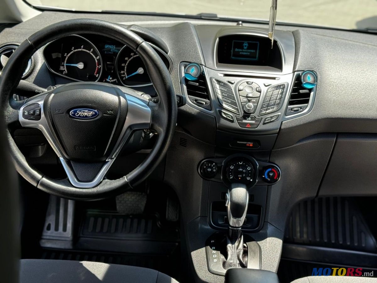 2015' Ford Fiesta photo #4