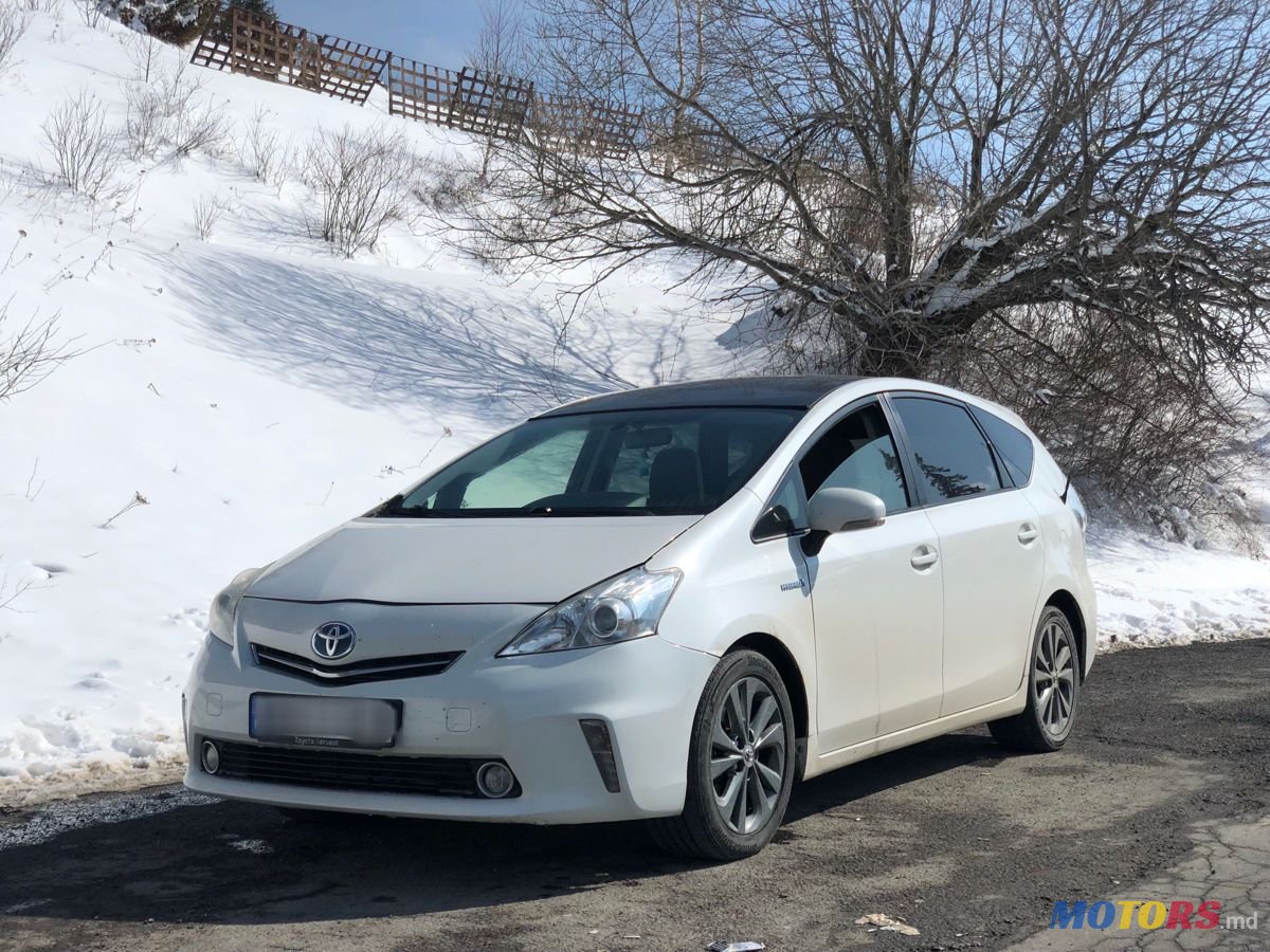 2012' Toyota Prius + photo #4