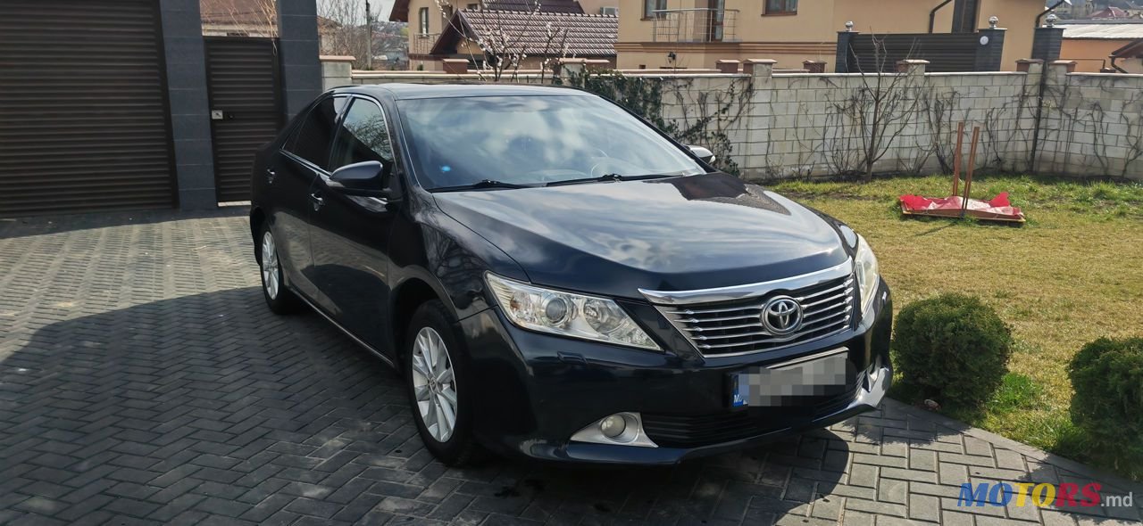 2011' Toyota Camry photo #1