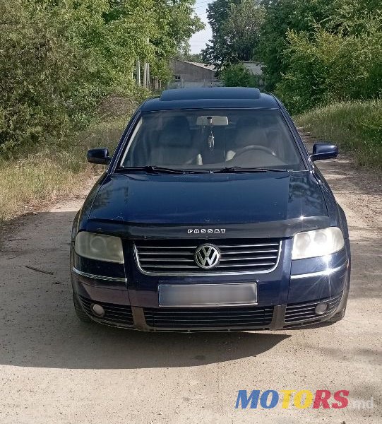 2001' Volkswagen Passat photo #3