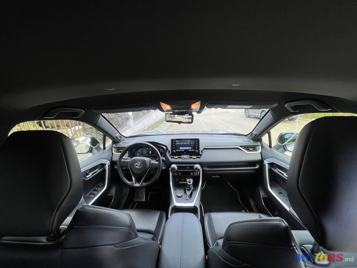 2020' Toyota RAV4 photo #5