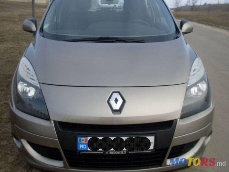 2010' Renault Scenic photo #2