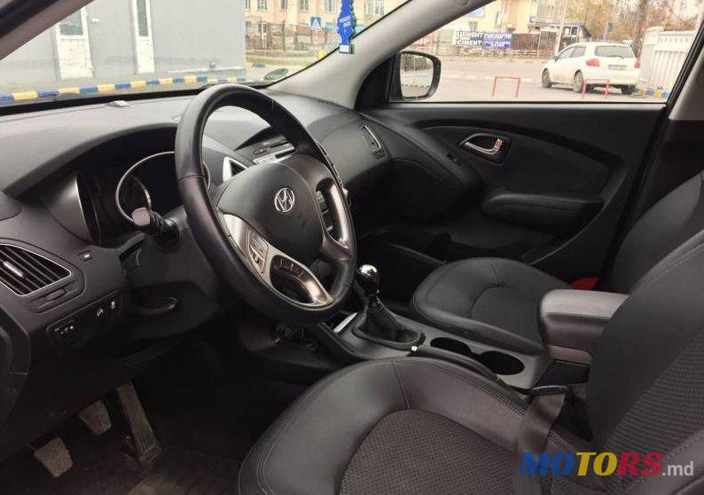 2011' Hyundai ix35 photo #1