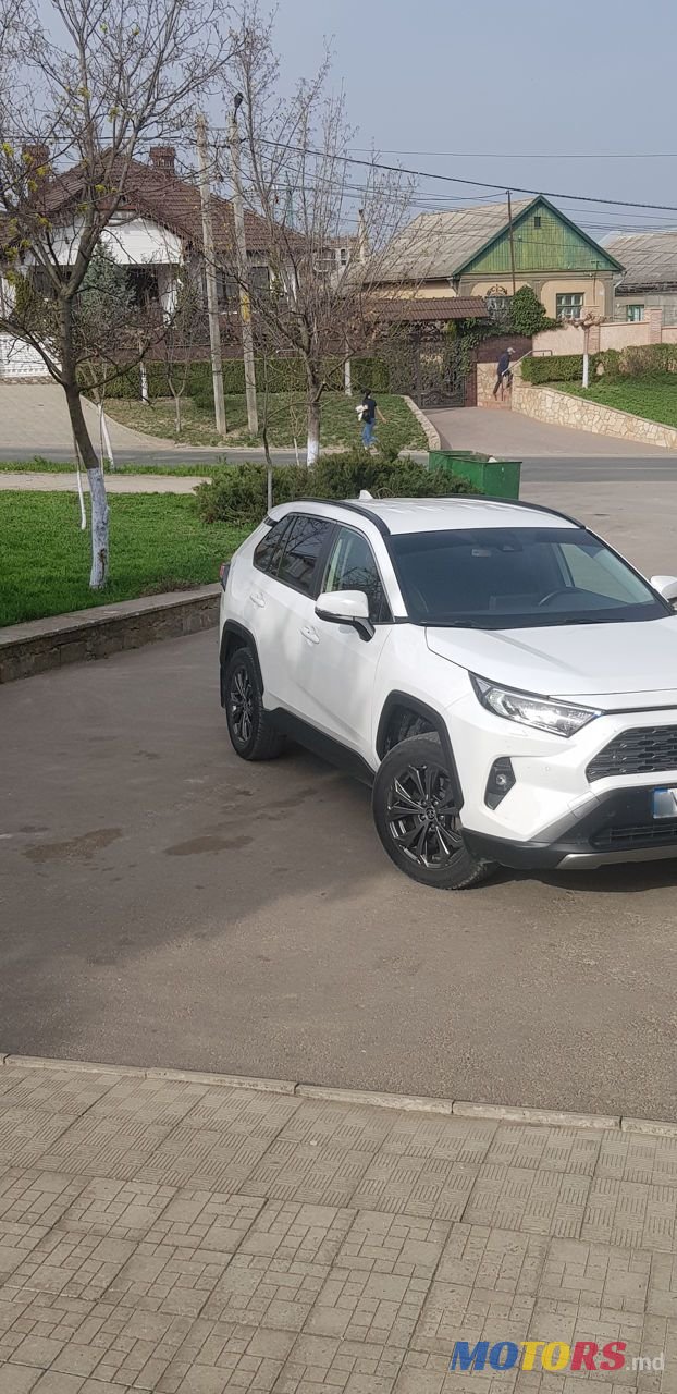 2022' Toyota RAV4 photo #3