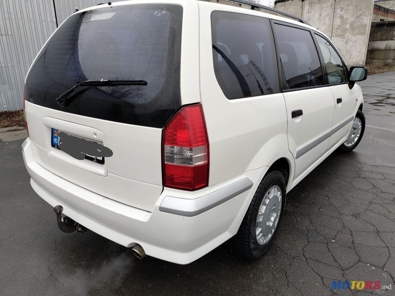 2002' Mitsubishi Space Wagon photo #4