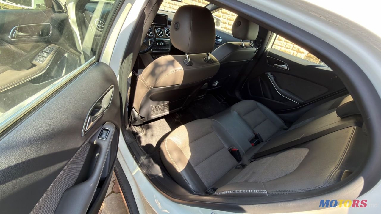 2014' Mercedes-Benz GLA photo #5