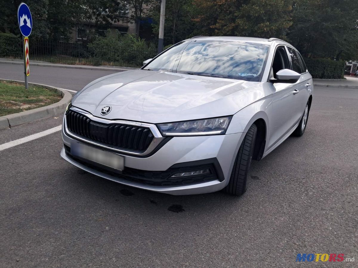 2020' Skoda Octavia photo #2