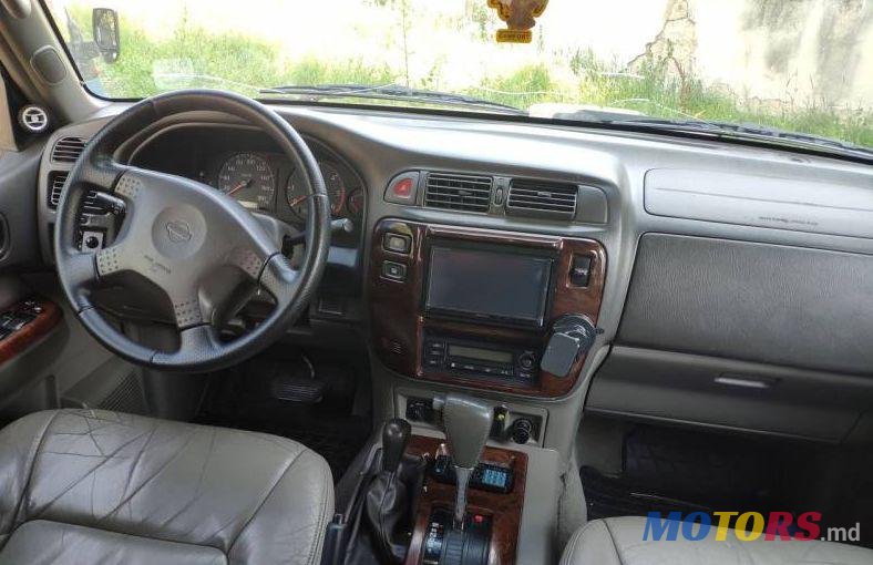 2001' Nissan Patrol photo #1