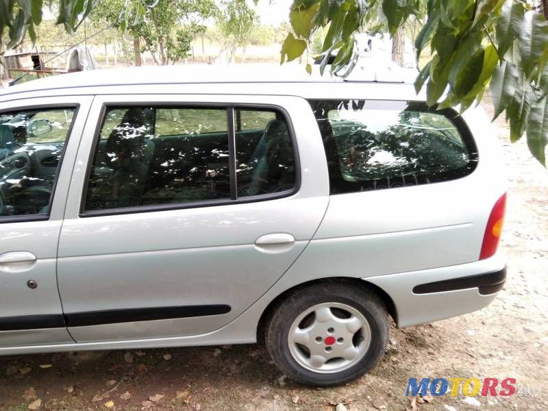 2001' Renault Megane photo #6