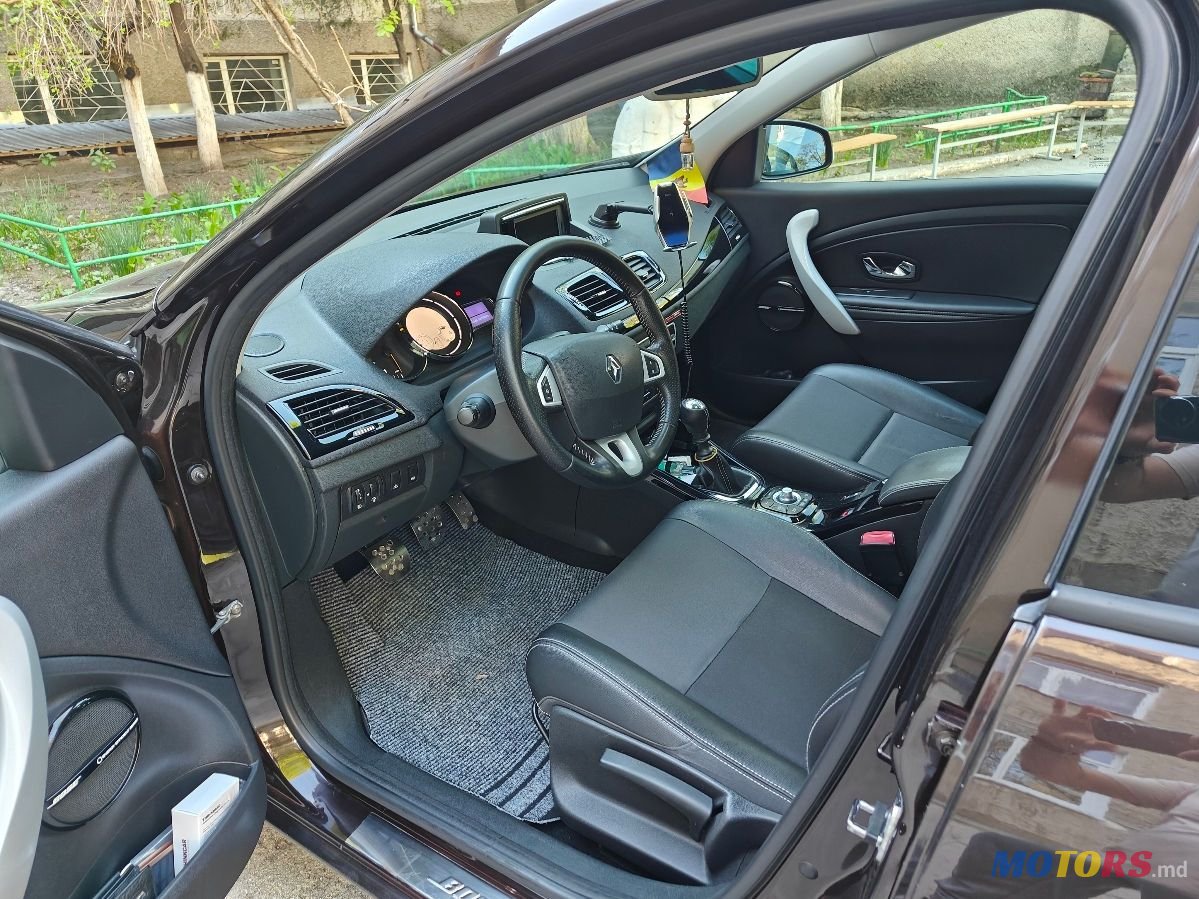 2013' Renault Megane photo #1