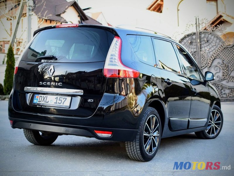 2013' Renault Grand Scenic photo #2