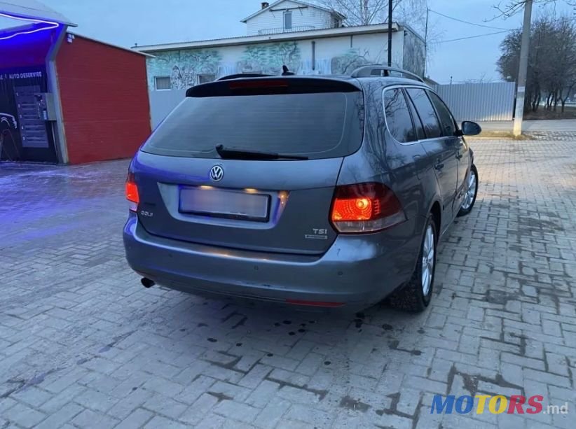 2010' Volkswagen Golf photo #4