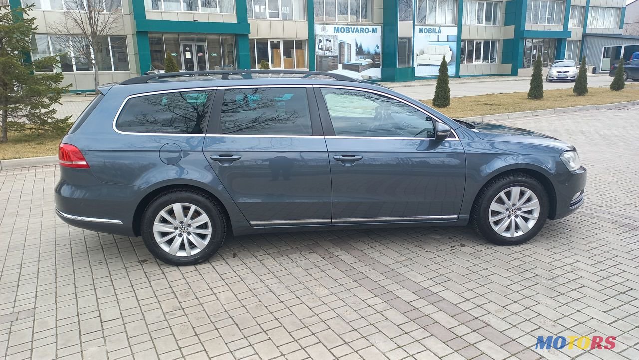 2012' Volkswagen Passat photo #2