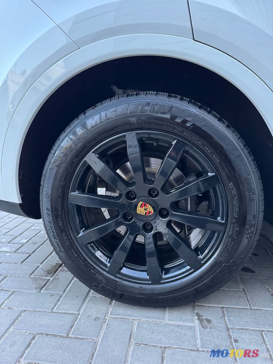 2018' Porsche Cayenne photo #5