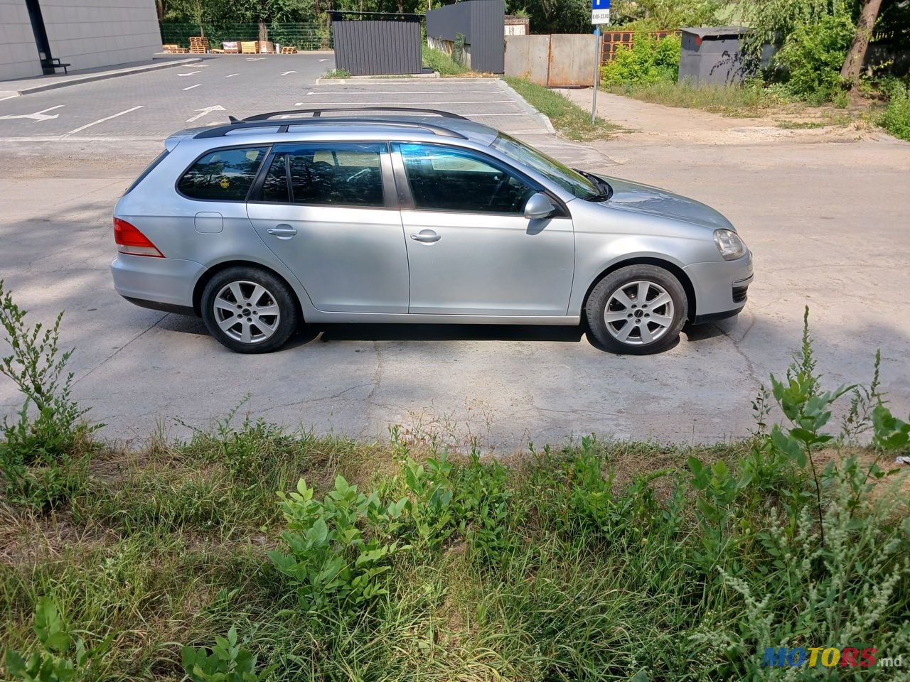 2008' Volkswagen Golf photo #2