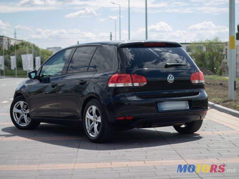 2009' Volkswagen Golf photo #3