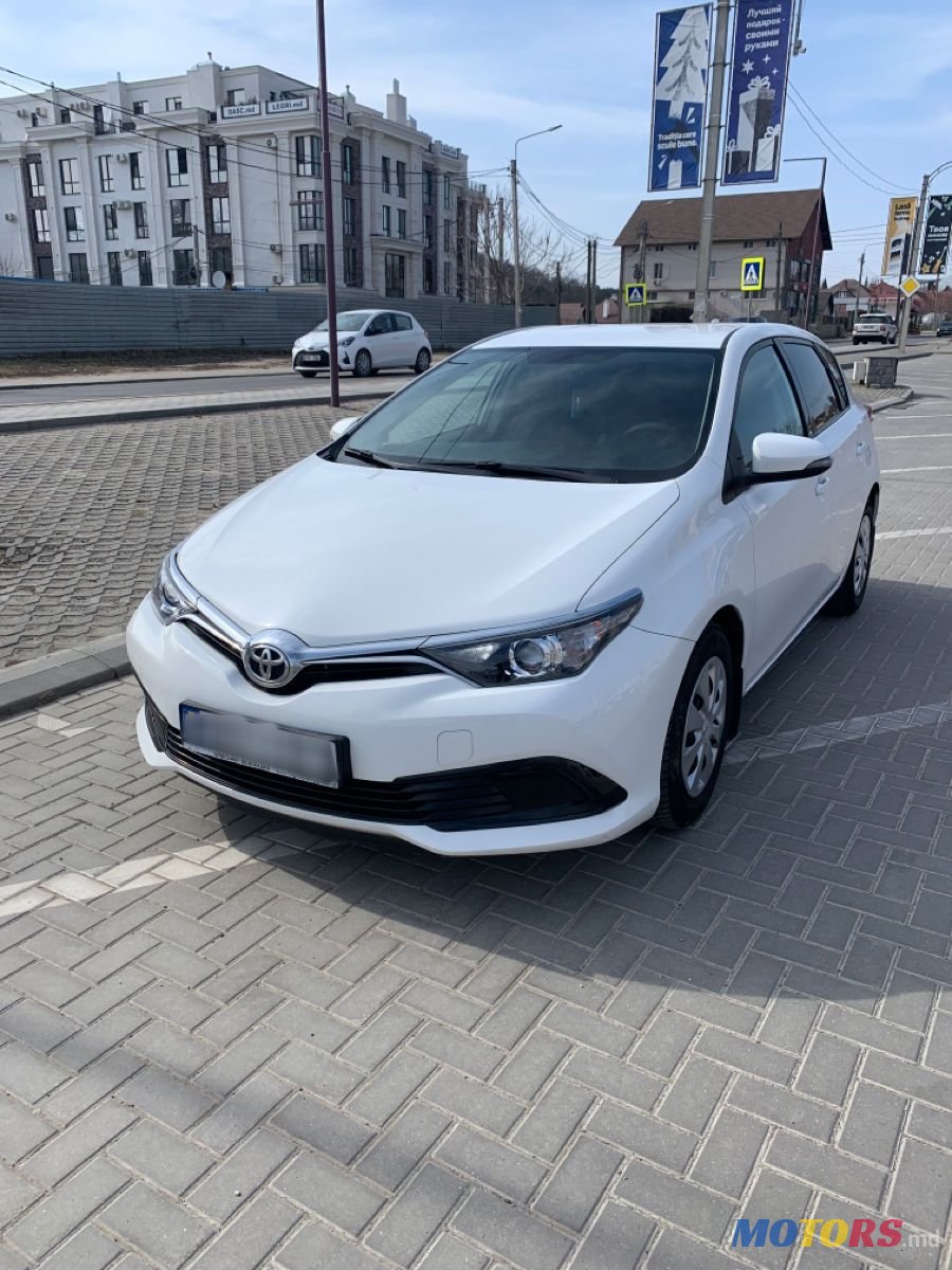 2017' Toyota Auris photo #2