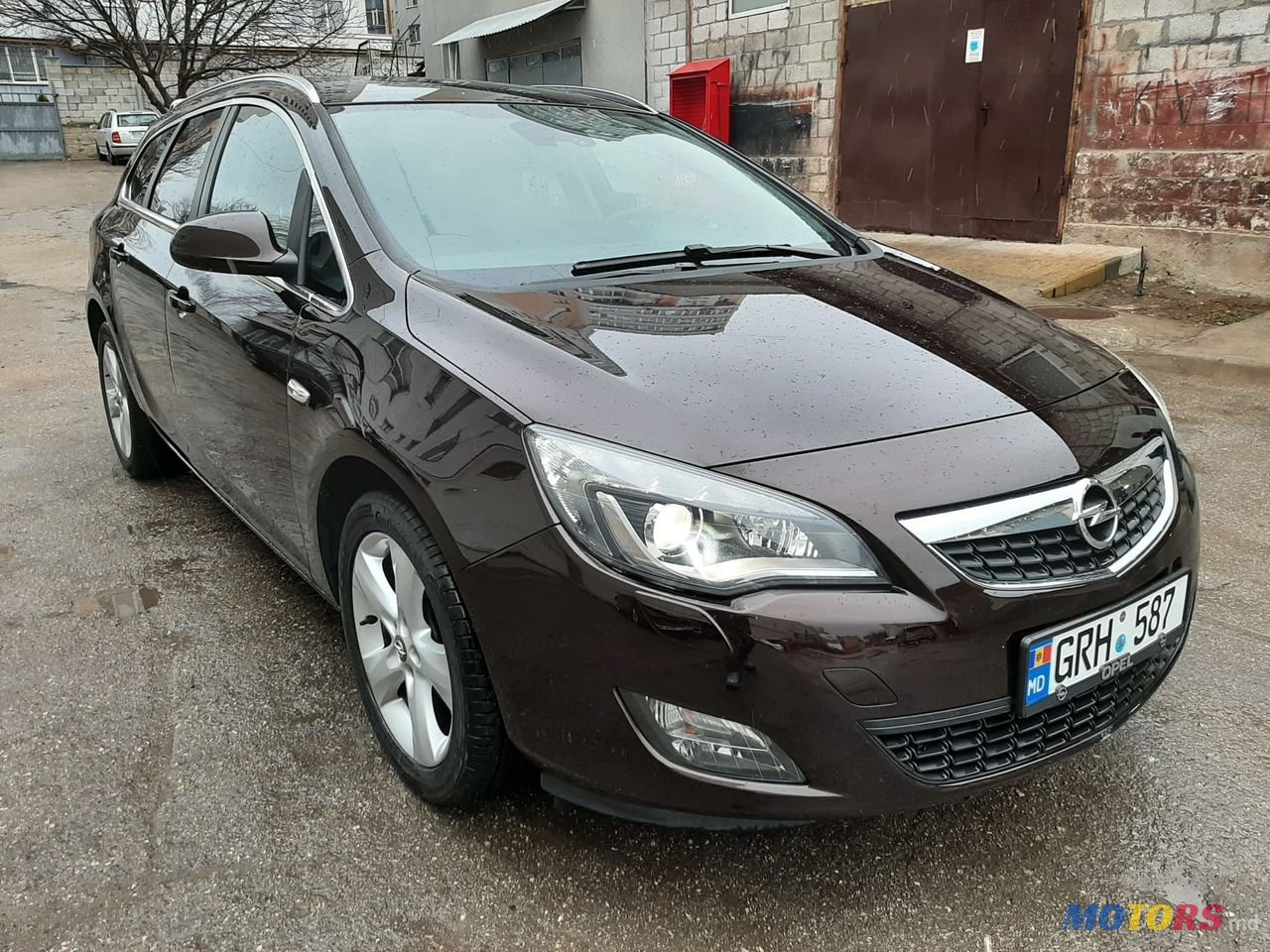 2013' Opel Astra photo #1