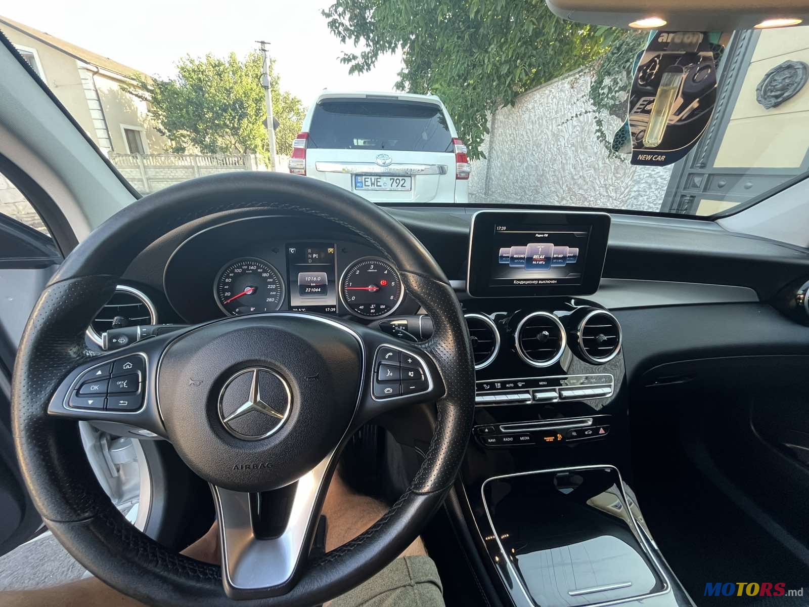 2017' Mercedes-Benz GLC 220 Coupe photo #2