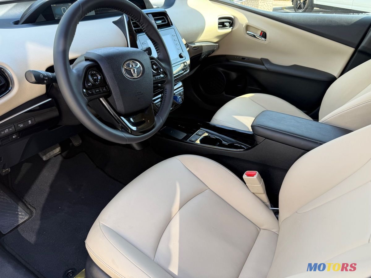 2021' Toyota Prius photo #6
