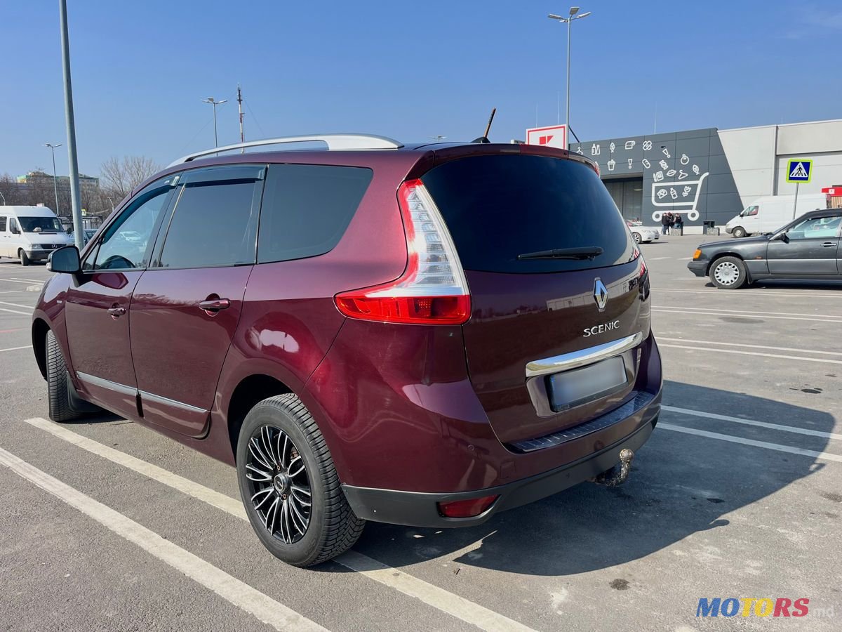 2013' Renault Grand Scenic photo #1