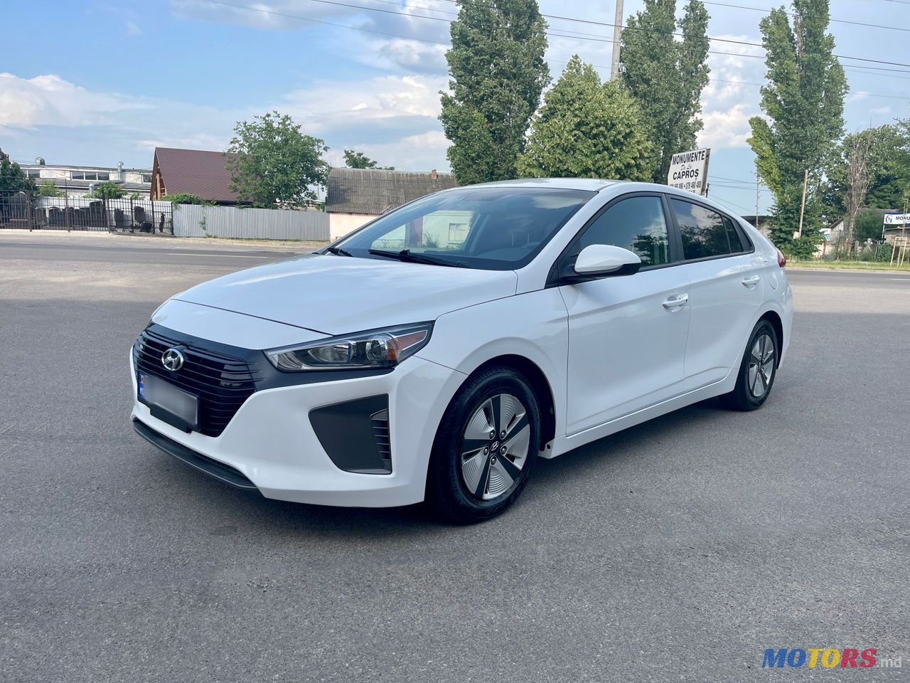 2019' Hyundai Ioniq photo #2