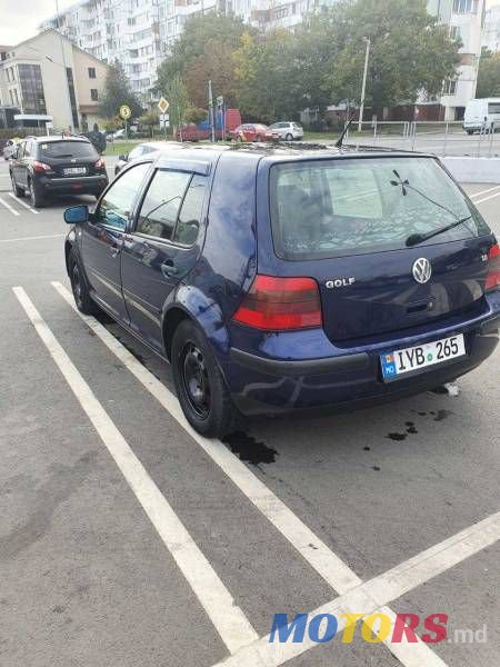 2002' Volkswagen Golf photo #5