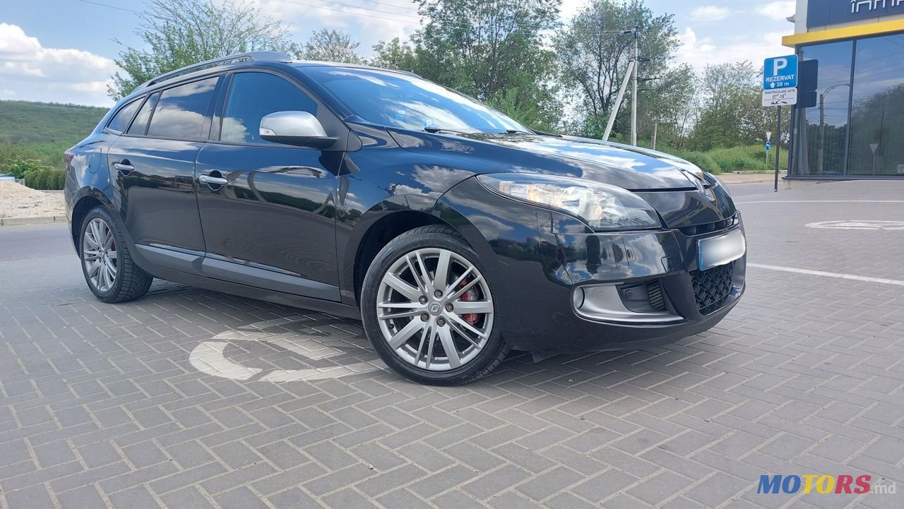 2012' Renault Megane photo #1