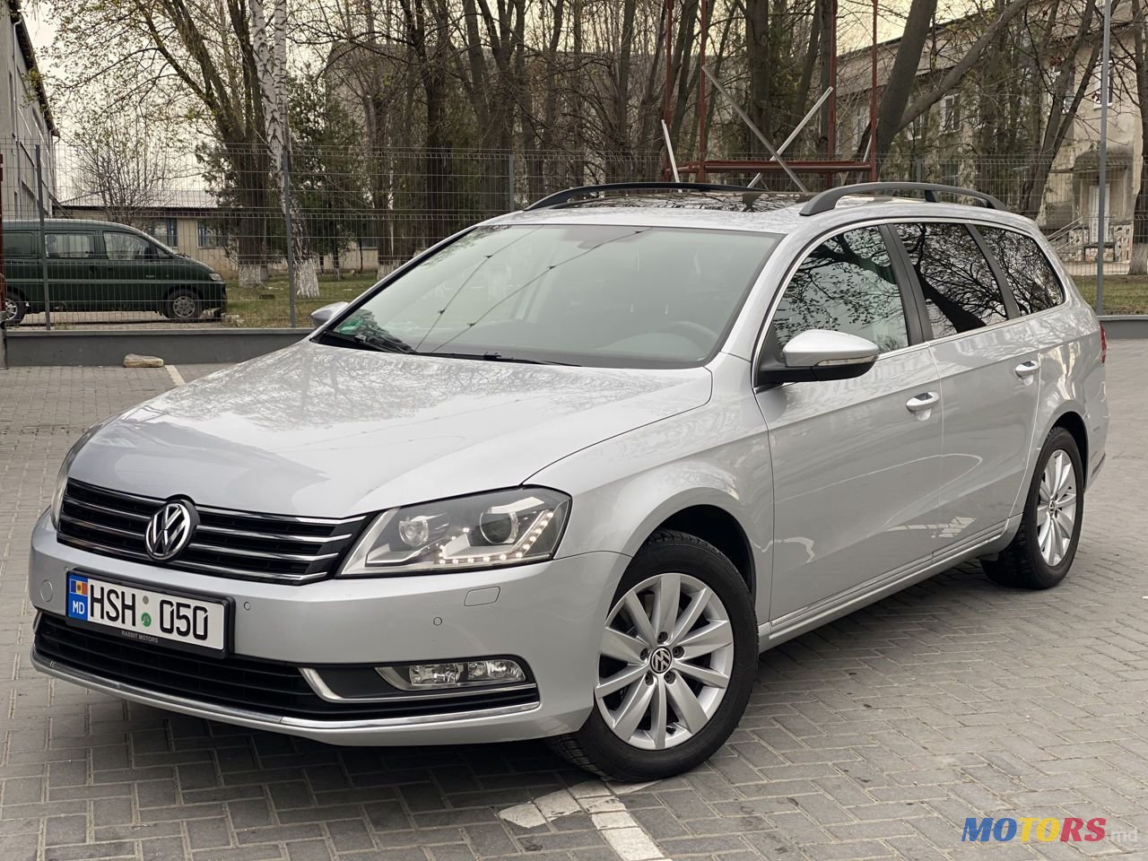 2011' Volkswagen Passat photo #1