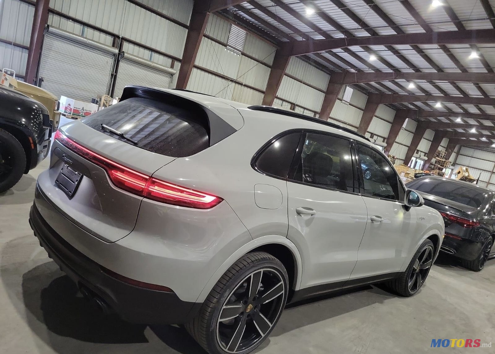 2020' Porsche Cayenne Ehybrid photo #4