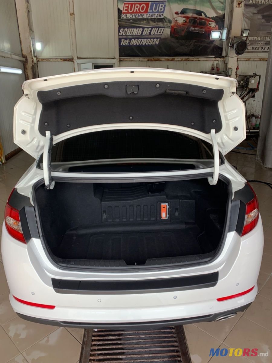 2012' Kia Optima photo #6