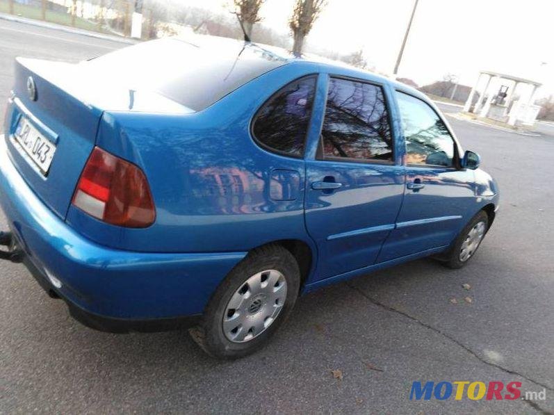 2000' Volkswagen Polo photo #1